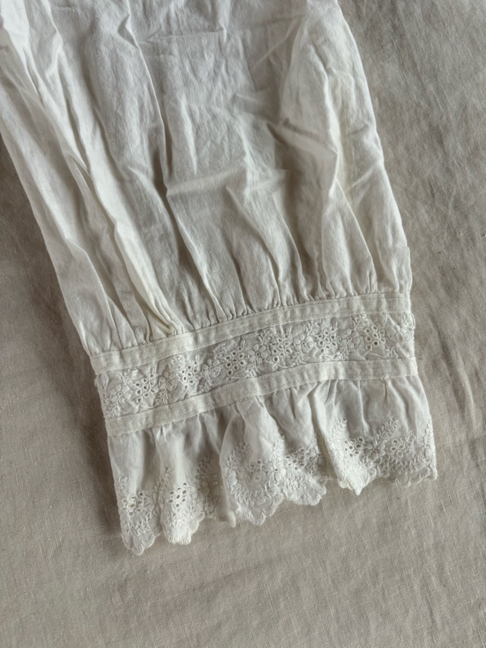 Antique Linen Bloomers - Picture 2 of 8